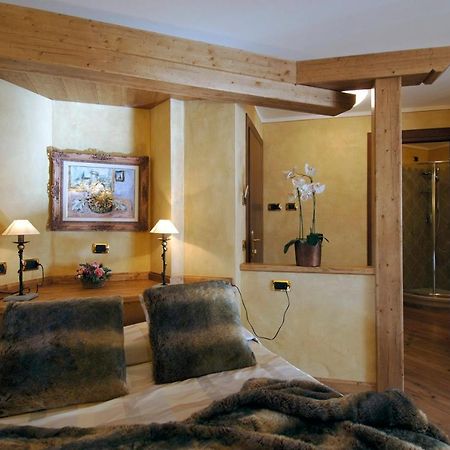 Hotel Da Compagnoni ブレウイル・チェルヴィナイア エクステリア 写真
